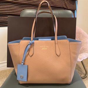 Pre-owned authentic Gucci purse